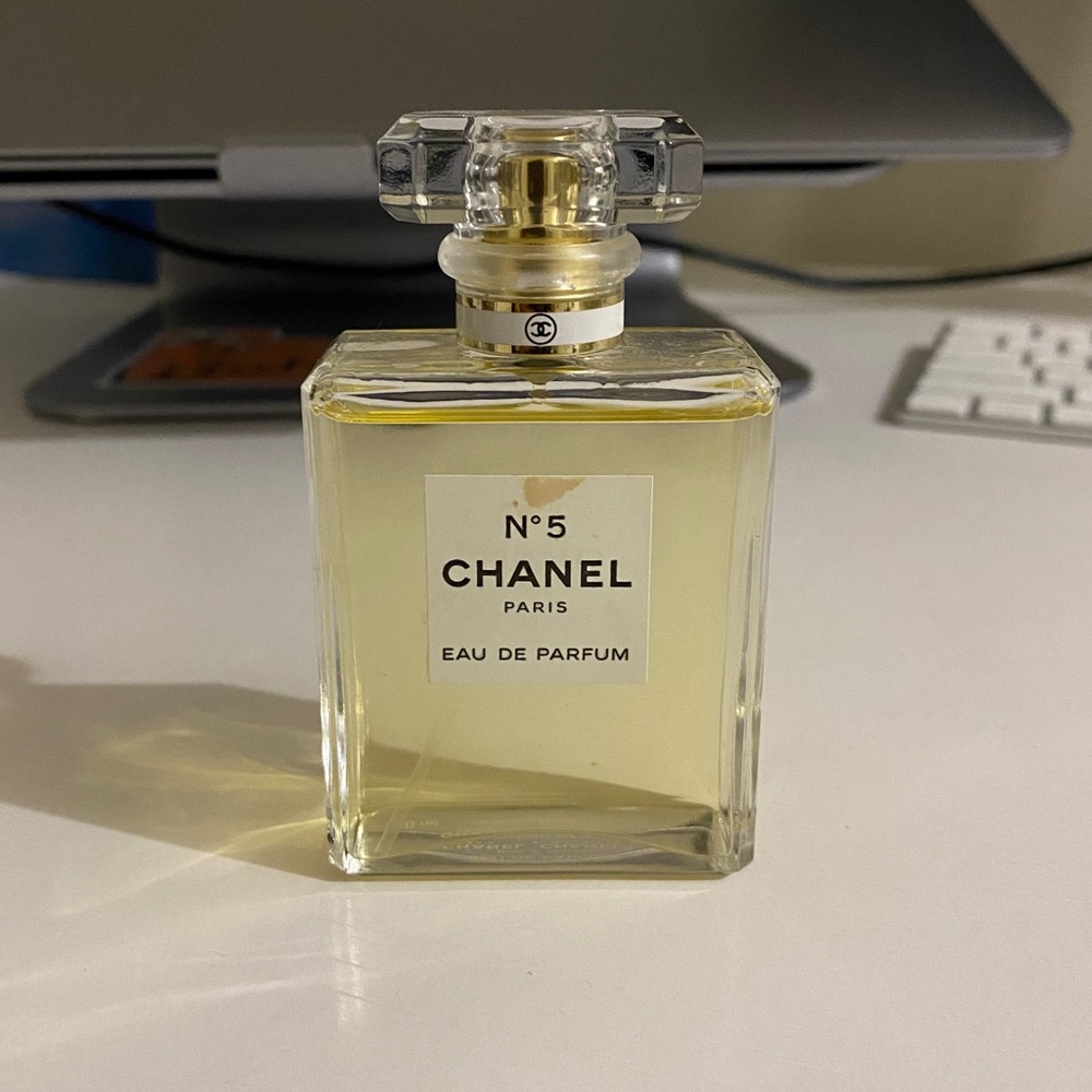 Chanel N°5 perfume